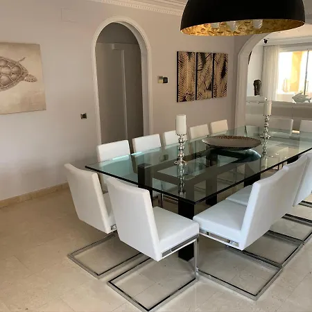 Willa Barcelona Madonna Sitges